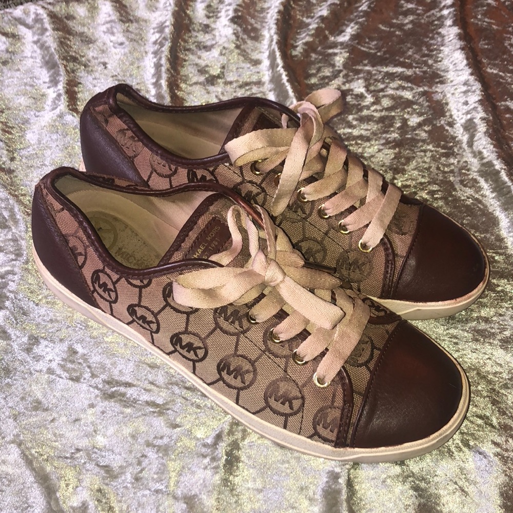 SHIPS TODAY! 🔴 Michael kors sneakers